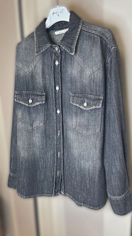 Camicia over denim