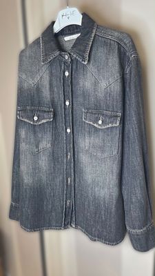 Camicia over denim
