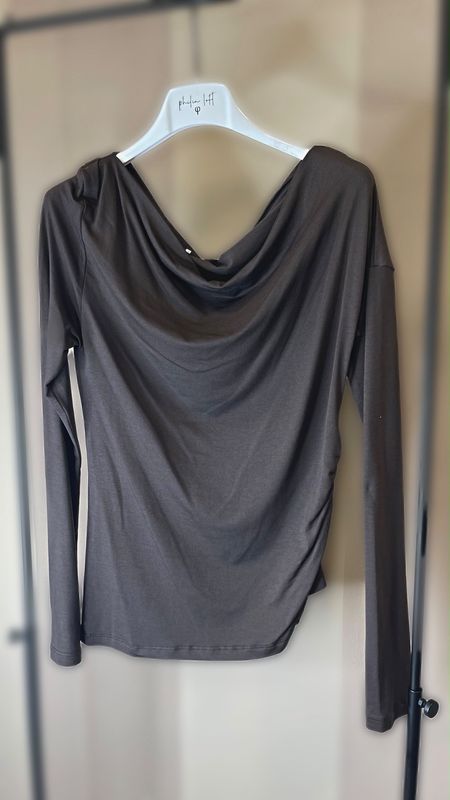 Maglia spalla scesa