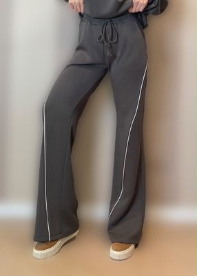 Pantaloni tuta flare