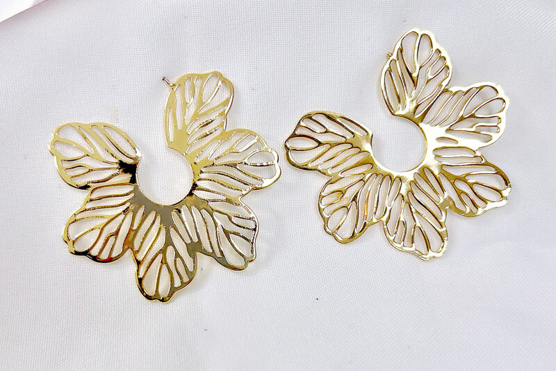 EMILIA EARRINGS GOLD