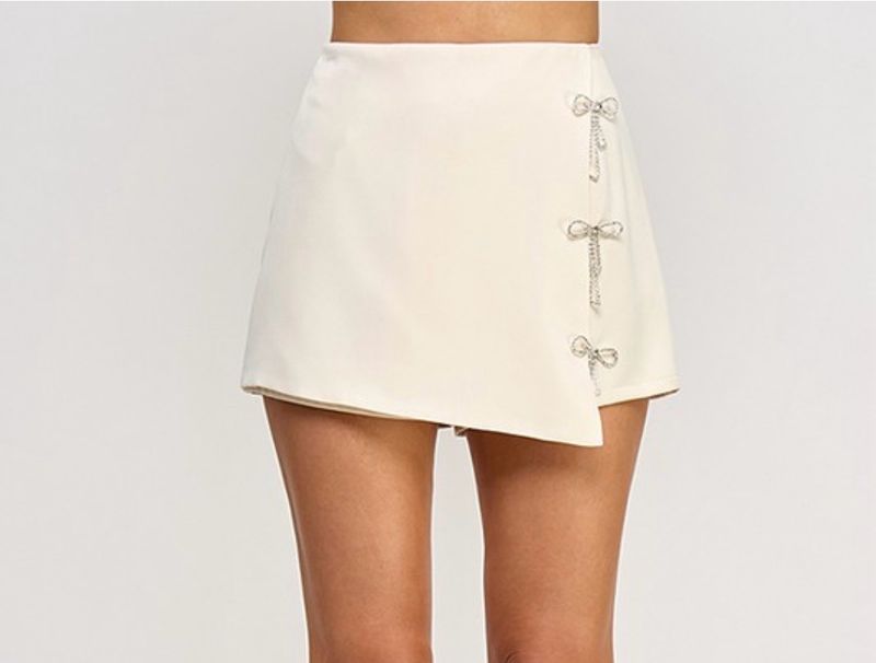 YENIFER SKORT CREAM