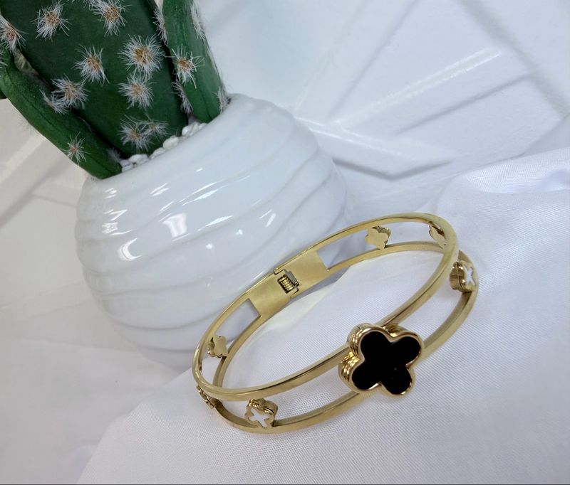 HANNA BANGLE GOLD