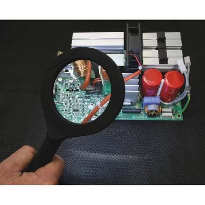 Lente d'ingrandimento a LED da 200 lumen alimentata a batteria