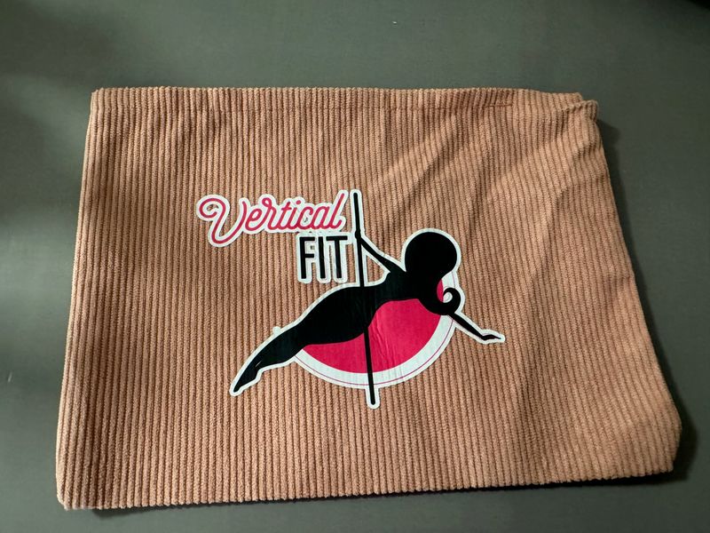 Pochette à grips en velours côtelé