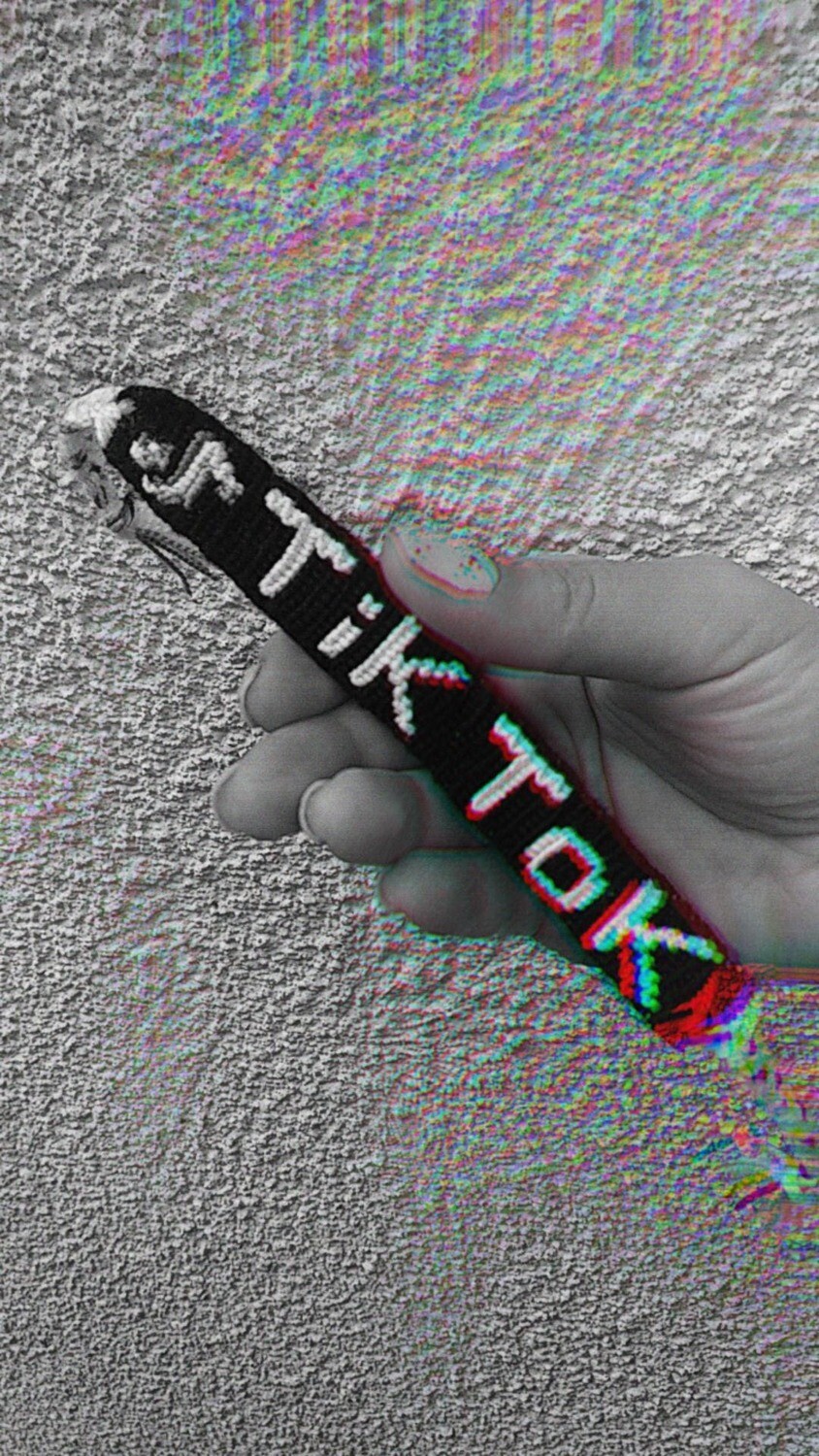 Фенечка &quot;TikTok&quot;
