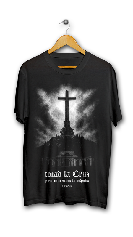 "tocad la Cruz y encontraréis la espada" (prenda a elegir)