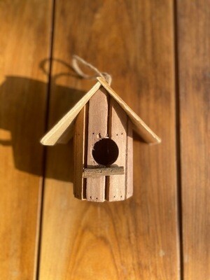 Casita color madera