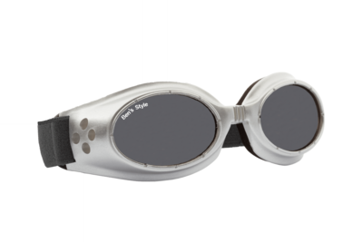 Hot I S -
Hundeschutzbrille Größe S
- Fassung: Chrom , Gläser: Grau
Größe/Gesamtgewicht: Länge: 13,5 cm, Breite: 4 cm / 40 g