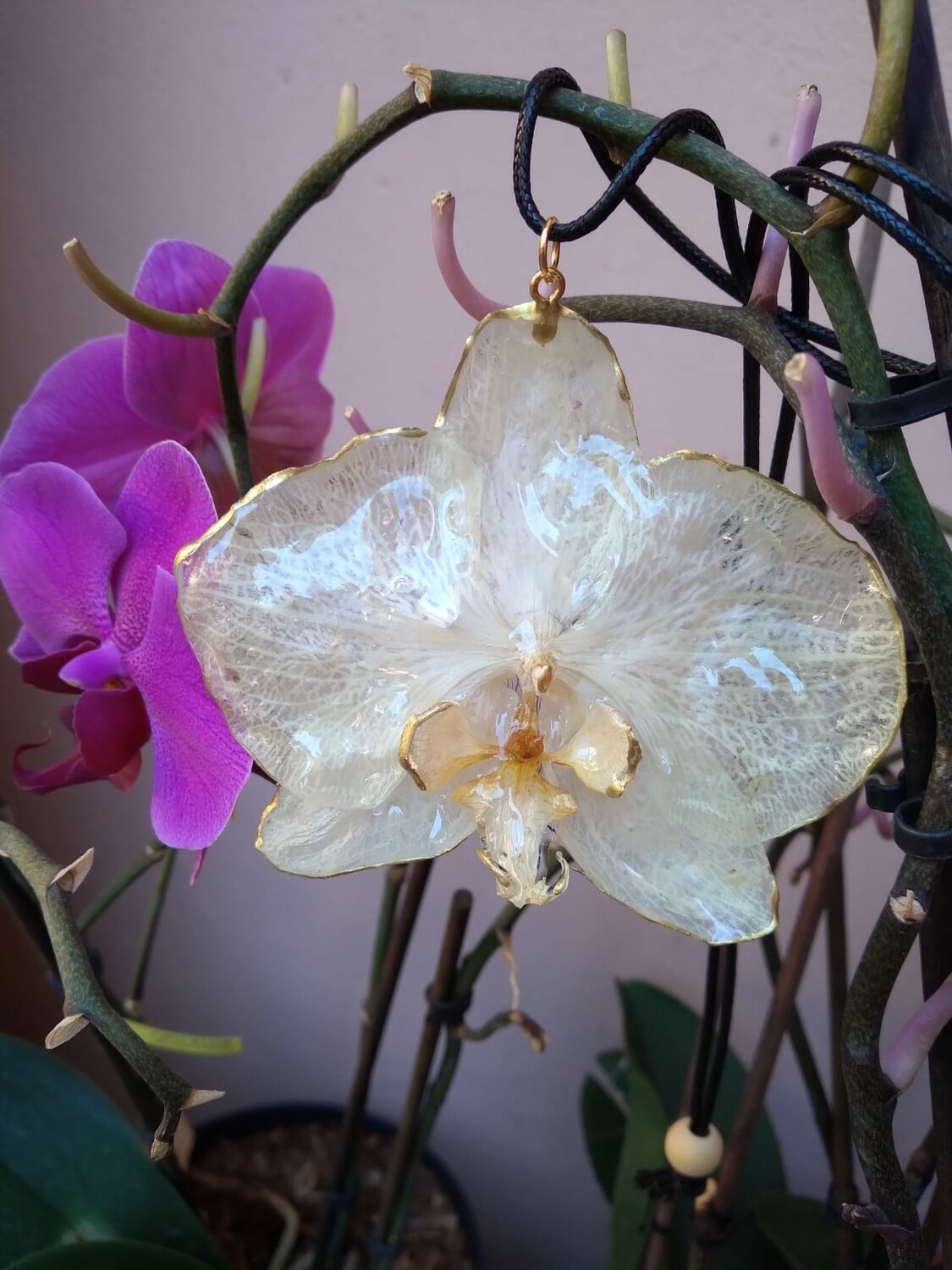 Ciondolo orchidea bianca in 3d