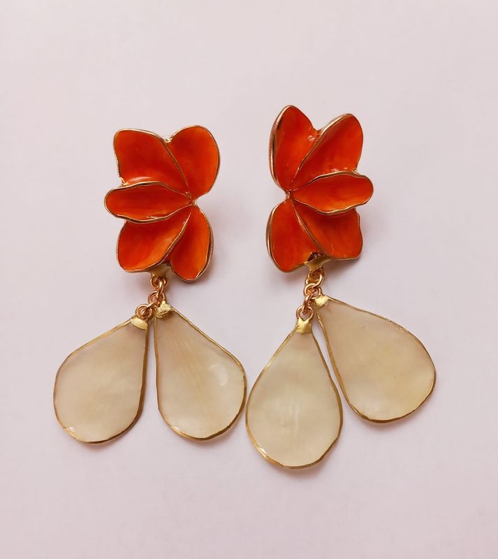 Orchidee bianche con elemento smaltato