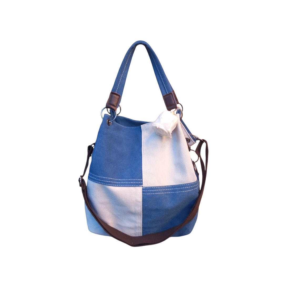 Borsa arlecchino bianca e blu con rosa resinata