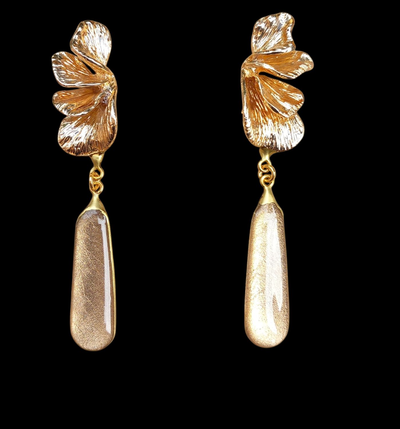 Bacchette petali oro più supporto dorato