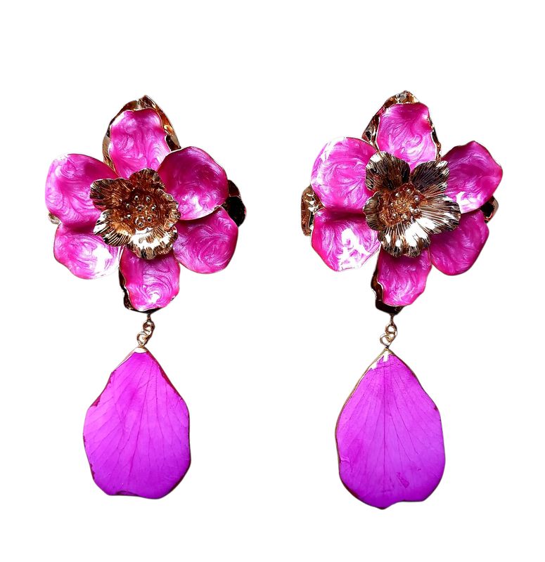 Petalo rosa fucsia più elemento smaltato