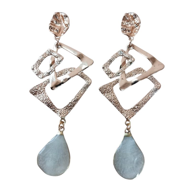 Petalo orchidea bianca più montatura dorata futurista