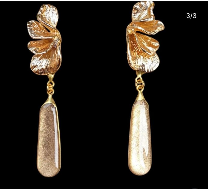 Barretta di rosa oro con montatura a ventaglio