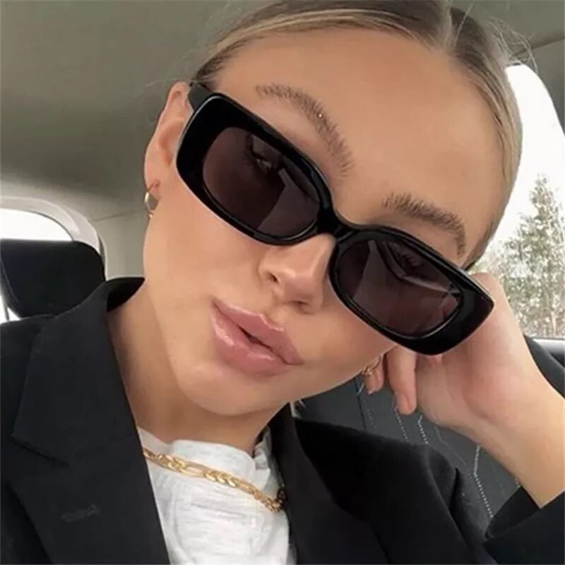 Square shaped fashionable sunglasses