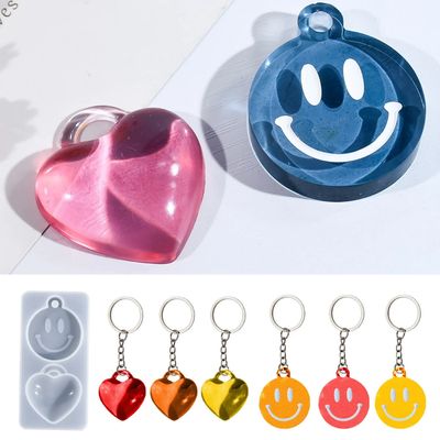 SMILEY &amp; HEART MOLD – Hymiö- ja sydänmuotti avaimenperä