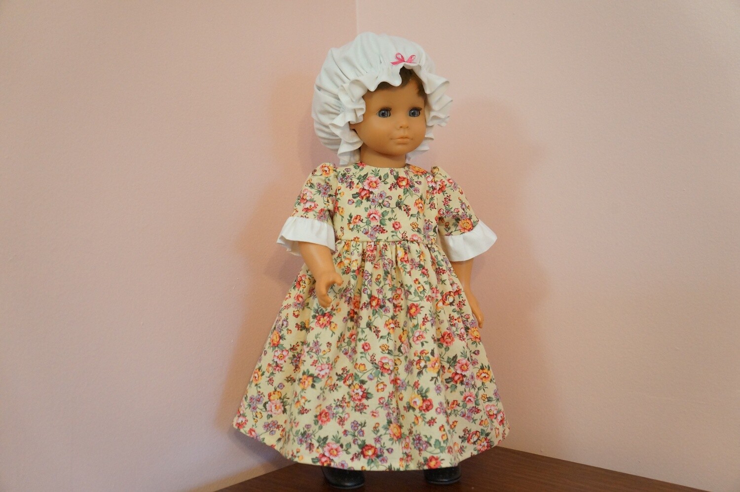 18&quot; Doll Colonial Round Gown &amp; Accessories