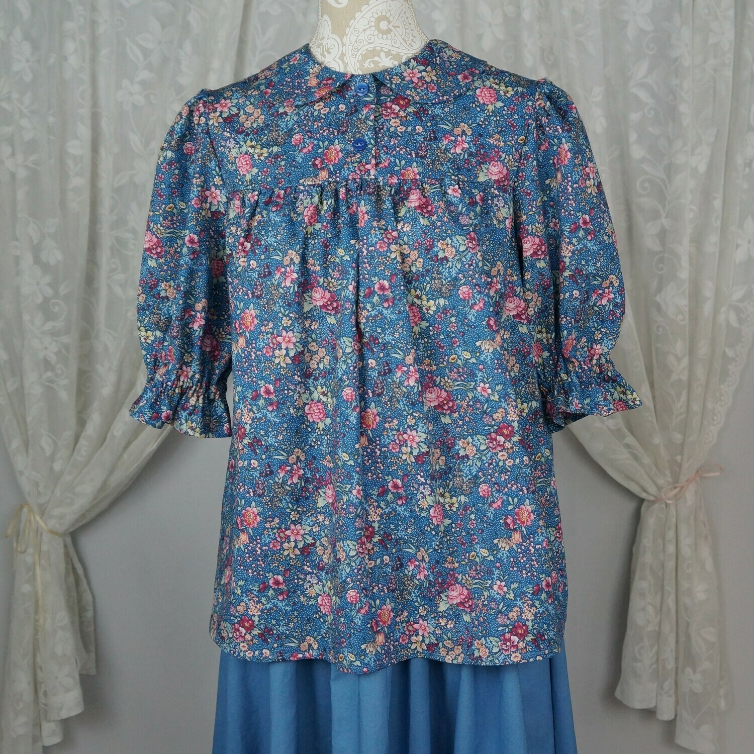 Women&#39;s Yoked Floral Print Modest Blouse