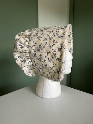 Women&#39;s Deep Brim 18th Century Cap