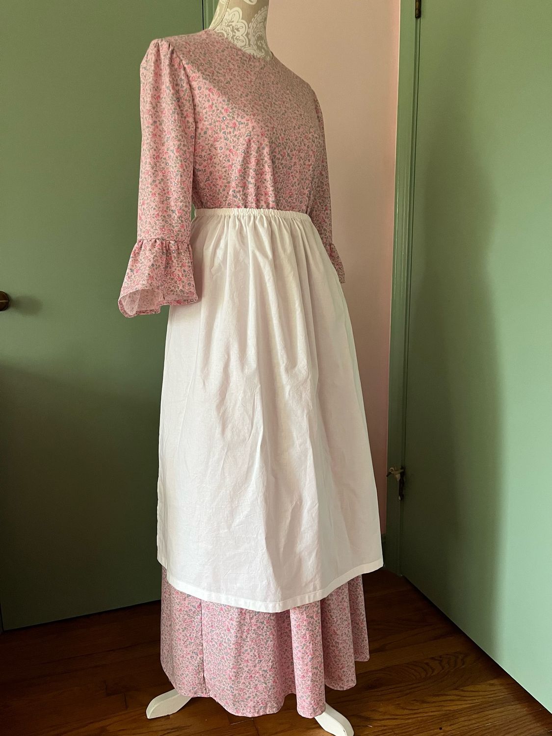 &#39;Mistress Liberty&#39; Women&#39;s Colonial Style Gown, Build a Set