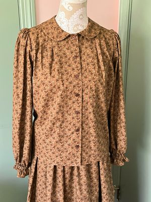 READY TO SHIP Women&#39;s Size 10 Brown Floral Print Pleated Shoulder Blouse