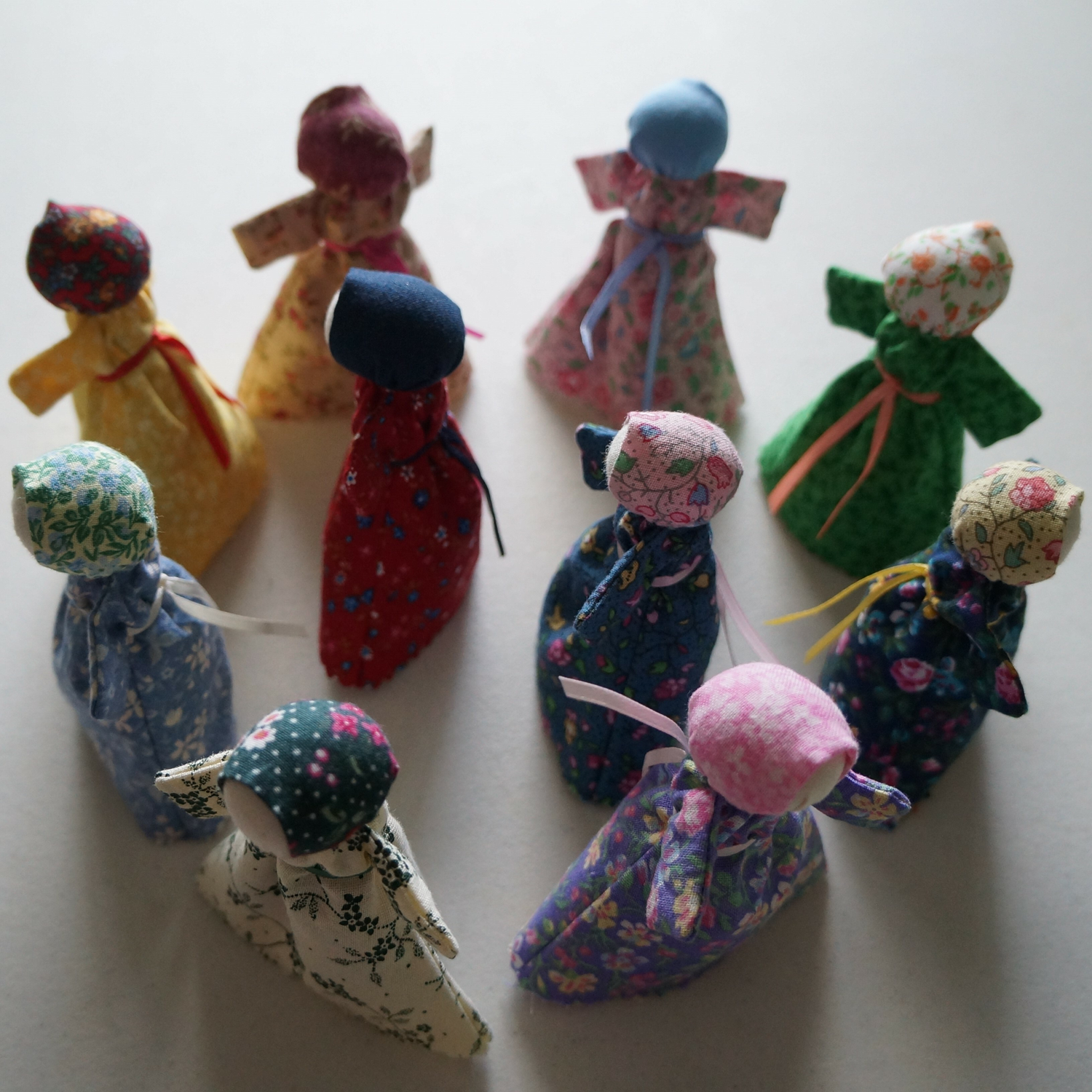 Cabin Dolls - The Smallest Pioneers!