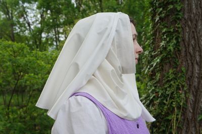 Women&#39;s Cowl Neck Medieval Wimple In Cotton Or Linen W/Optional Veil