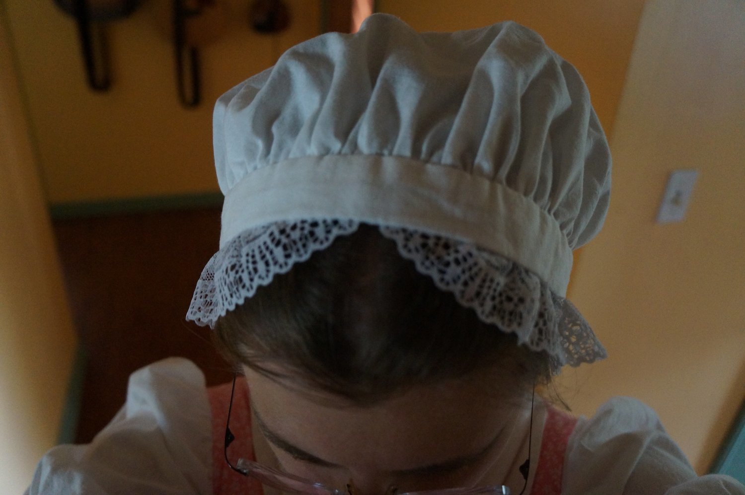 Womens&#39; Laced Linen Dormeuse Cap