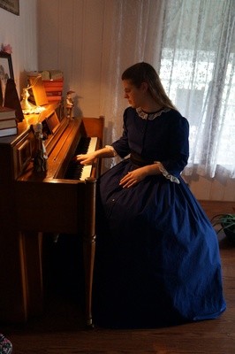 Women's Modest Civil War Dress