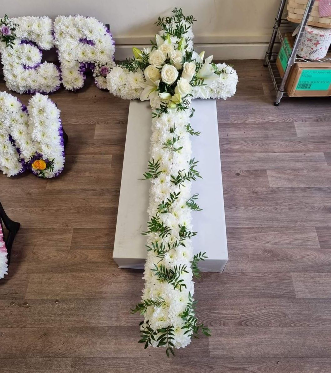 6 foot cross arrangement