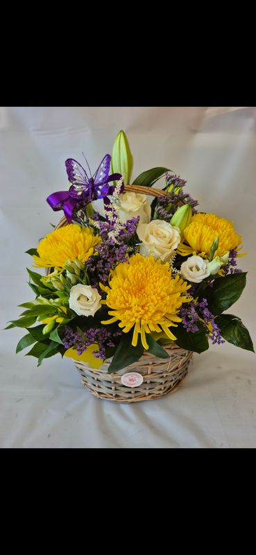 Cheryl&#39;s pick Basket arrangement