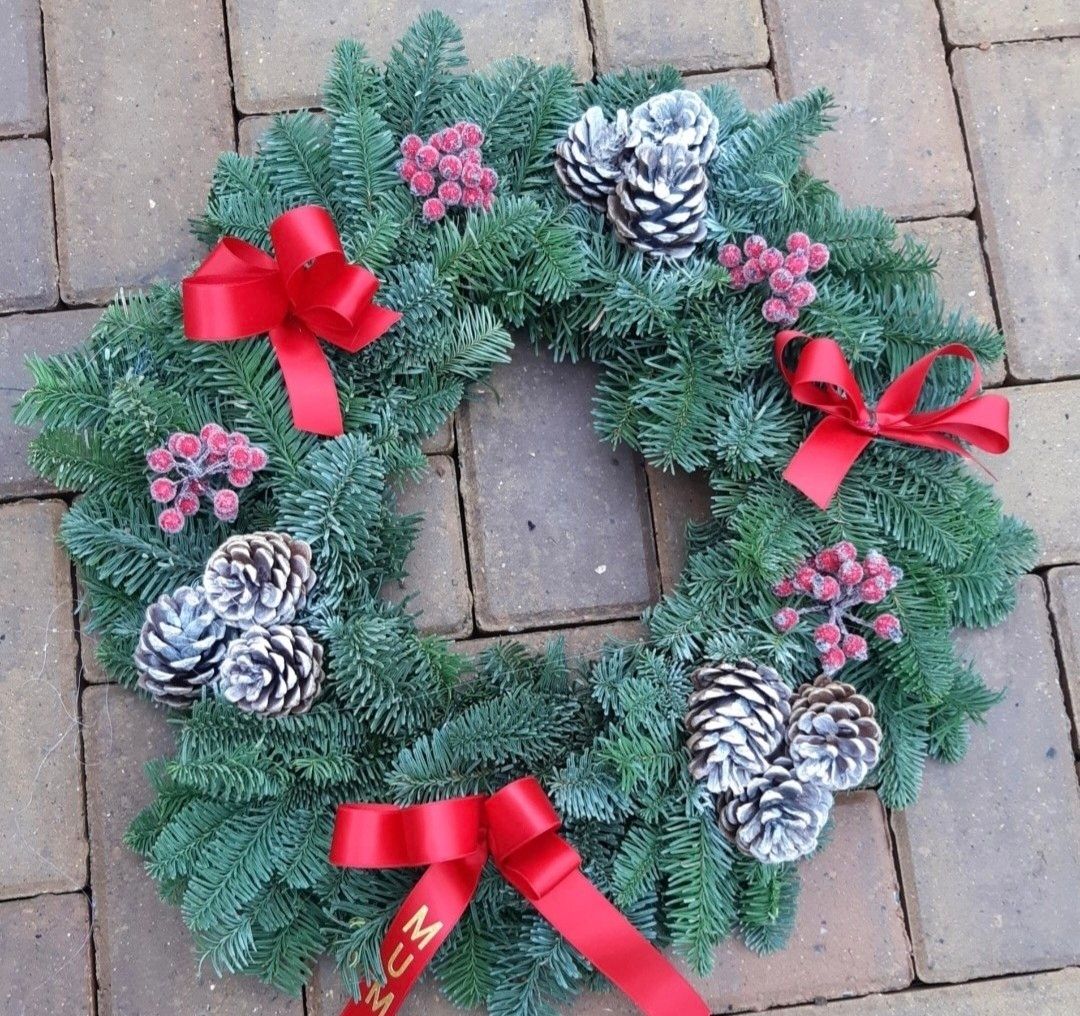 𝒈𝒓𝒂𝒗𝒆𝒔𝒊𝒅𝒆 𝒘𝒓𝒆𝒂𝒕𝒉 𝒘𝒊𝒕𝒉 𝒓𝒊𝒃𝒃𝒐𝒏