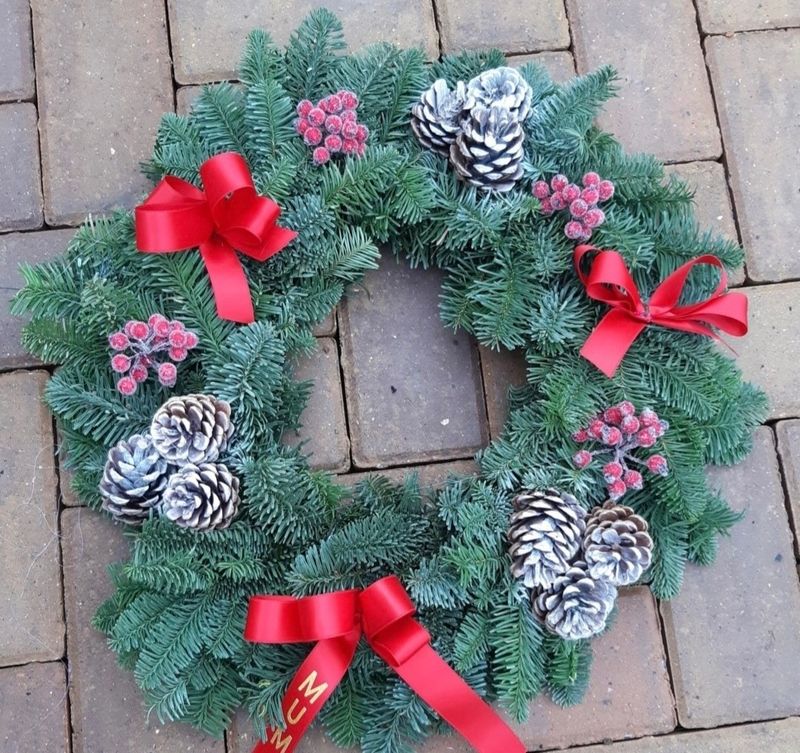 𝒈𝒓𝒂𝒗𝒆𝒔𝒊𝒅𝒆 𝒘𝒓𝒆𝒂𝒕𝒉 𝒘𝒊𝒕𝒉 𝒓𝒊𝒃𝒃𝒐𝒏