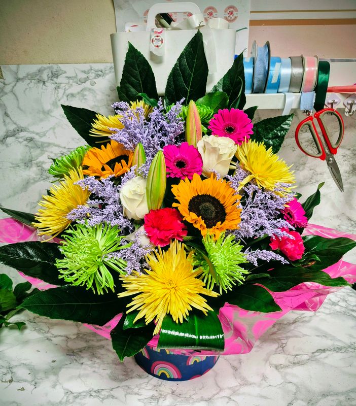 Rainbow Hatbox arrangement XXL