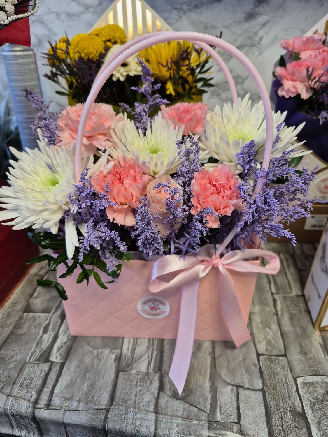 𝑩𝒍𝒐𝒐𝒎 𝒃𝒂𝒈