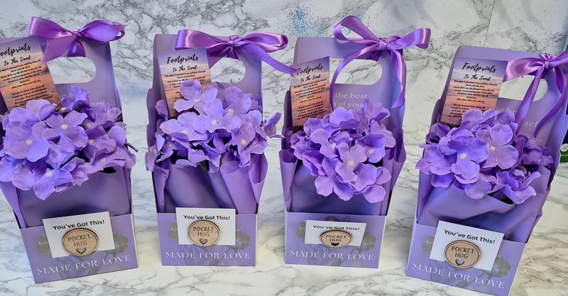 Footprints in the sand arrangement 💜