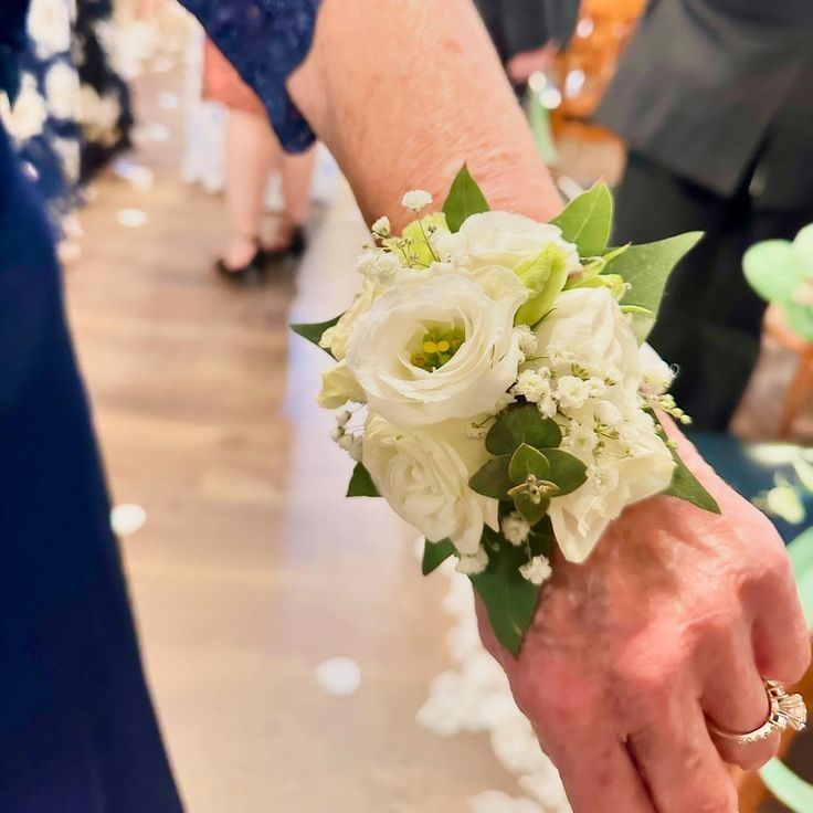Ladies wrist corsage fresh 