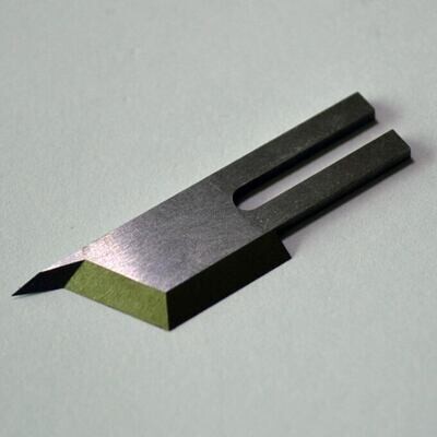 Wide Center Knife