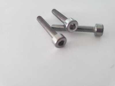 BOLT SOCKET M4x25