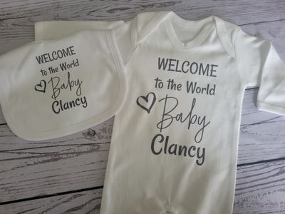 Baby Bib &amp; Gro Set - Welcome to the World