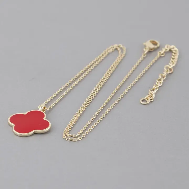 Clover Pendant Chain