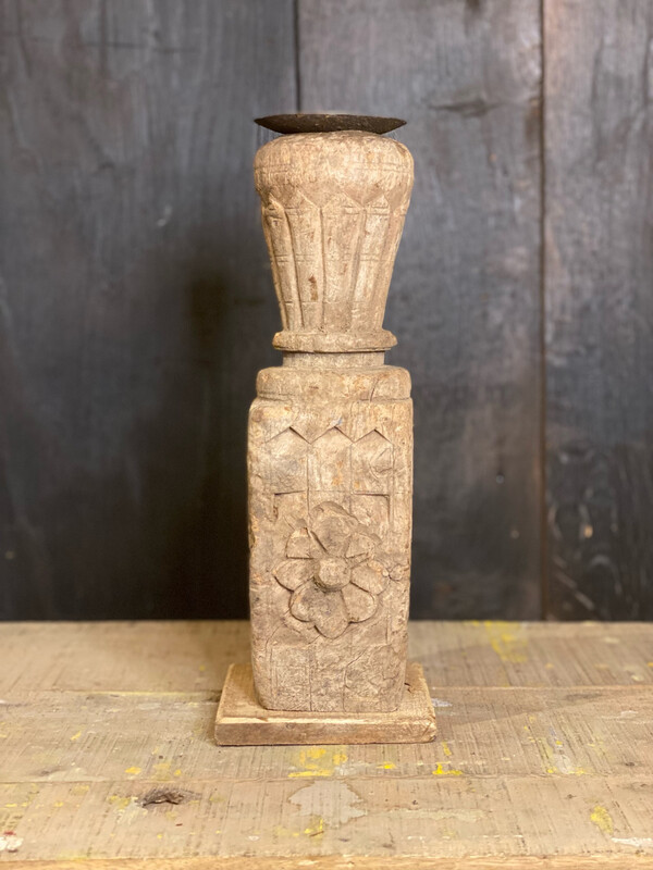 Oude Houten Kandelaar