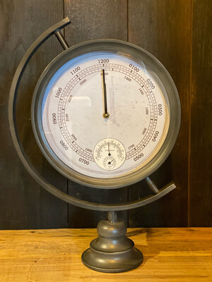 Klok Met Thermometer