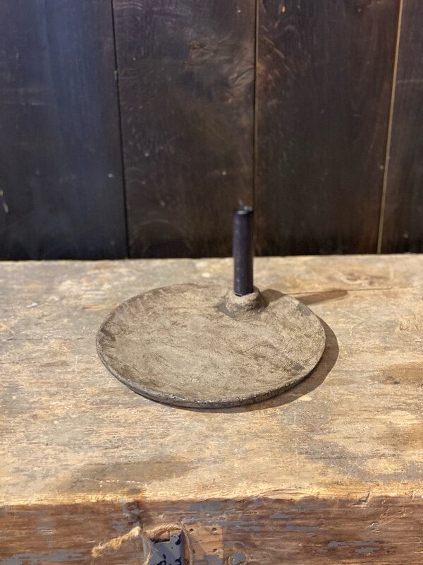 Handegemaakte Kandelaar Op Schaal Beton