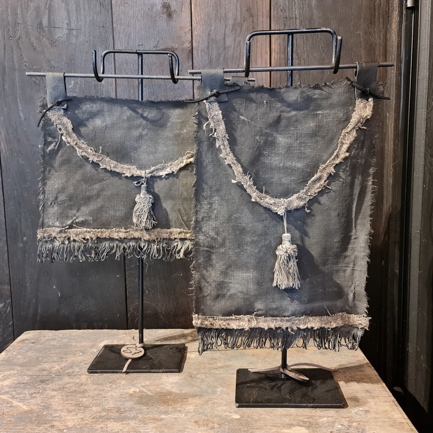Set 2 standaards met doek (klosjes)