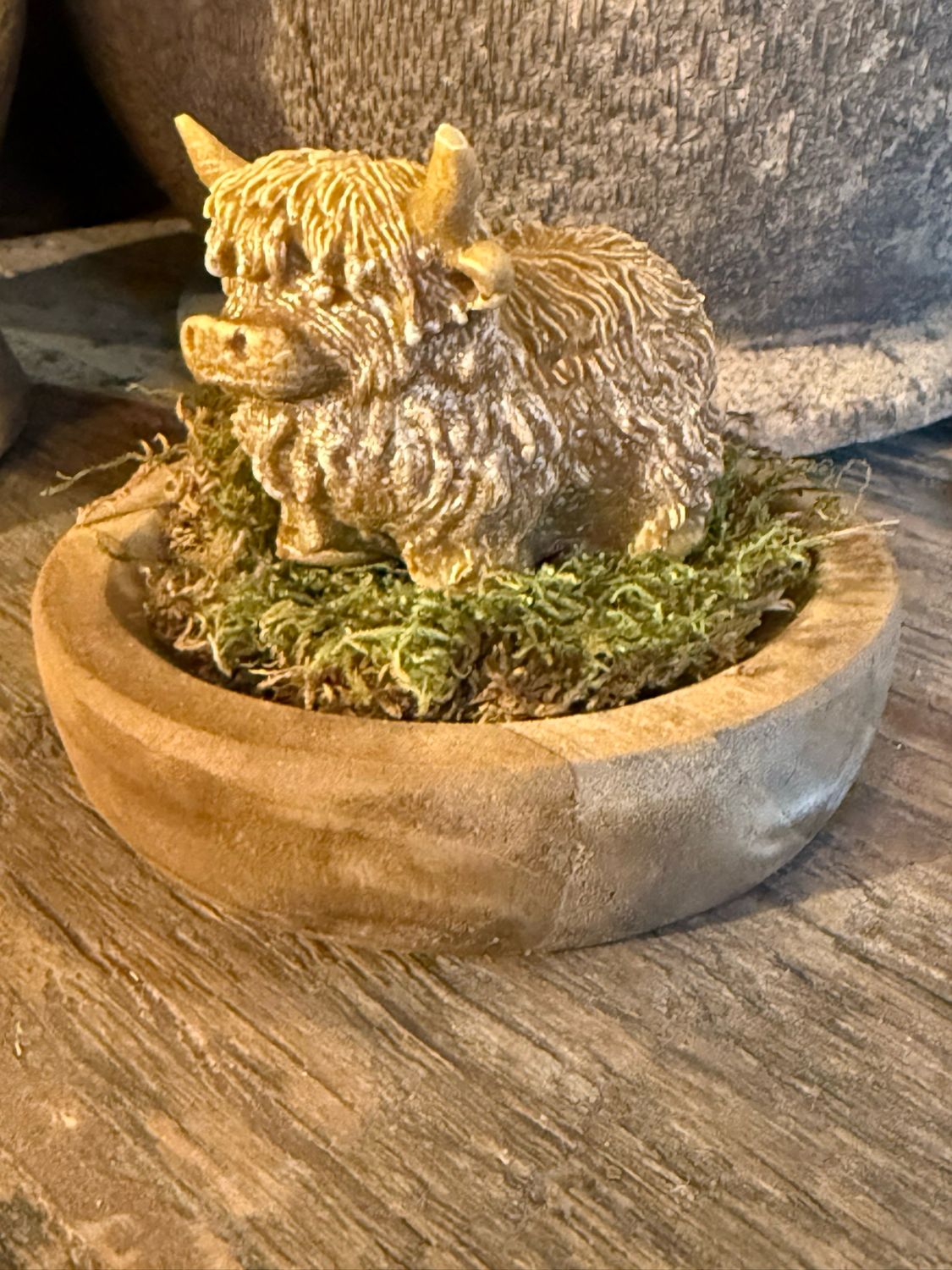 Amber hooglander op rond schaaltje Amber hooglander op rond schaaltje