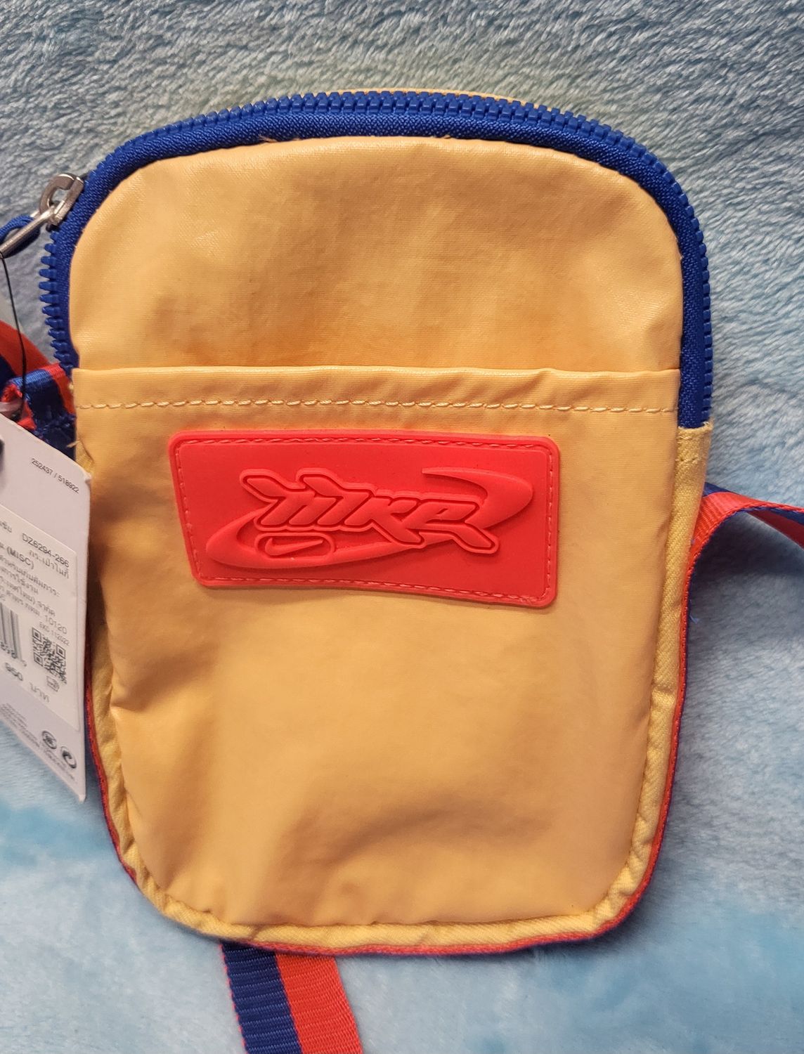 [NEW with TAG] NIKE MINI CROSS BAG (authentic)
