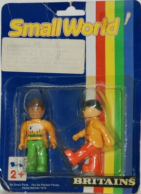 Britains - 1989 - 9125 Small World 2 Assorted Figures
Green and Orange pants